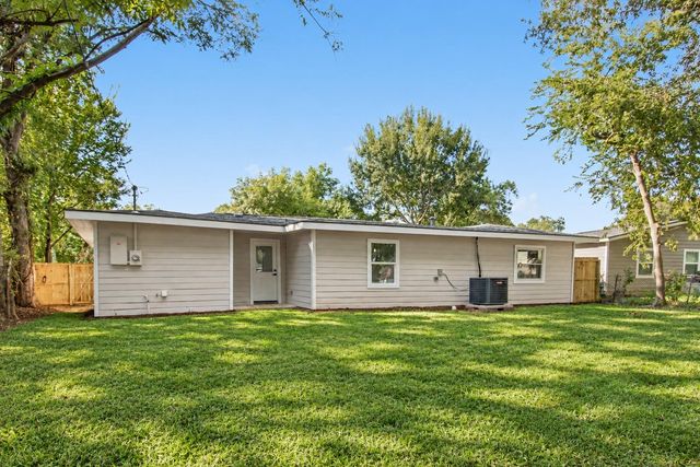 1005 Mobile Drive, Pasadena, TX 77506
