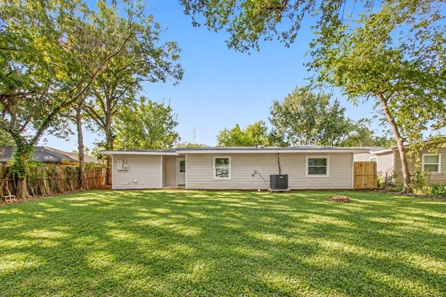 1005 Mobile Drive, Pasadena, TX 77506