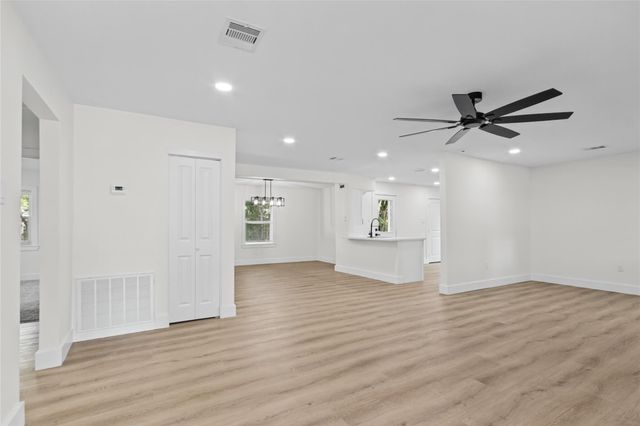1005 Mobile Drive, Pasadena, TX 77506