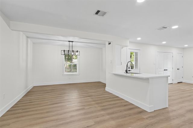 1005 Mobile Drive, Pasadena, TX 77506