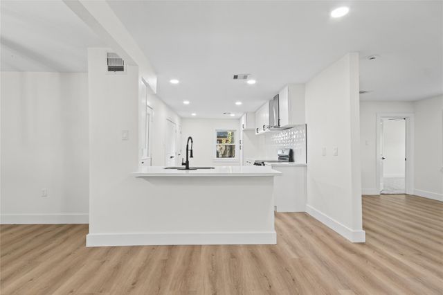 1005 Mobile Drive, Pasadena, TX 77506