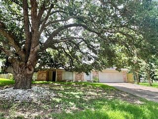 12315 Hawthorne Drive, Montgomery, TX 77356