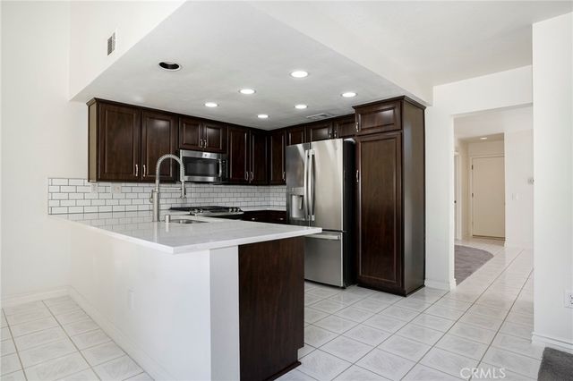 617 Sedgeworth Court, Simi Valley, CA 93065