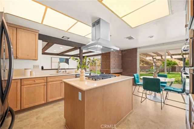 915 Kilmary, Glendale, CA 91207