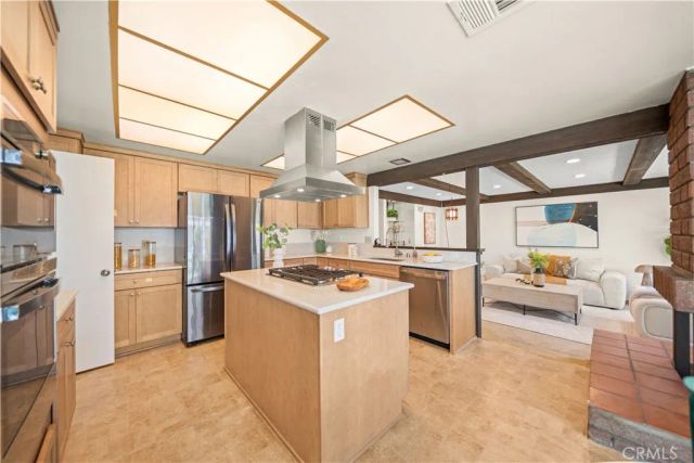 915 Kilmary, Glendale, CA 91207