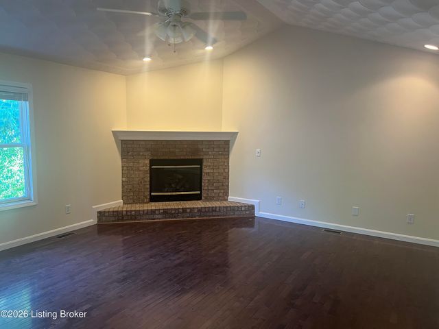 6006 Ledgerock Cove Pl, Louisville, KY 40219