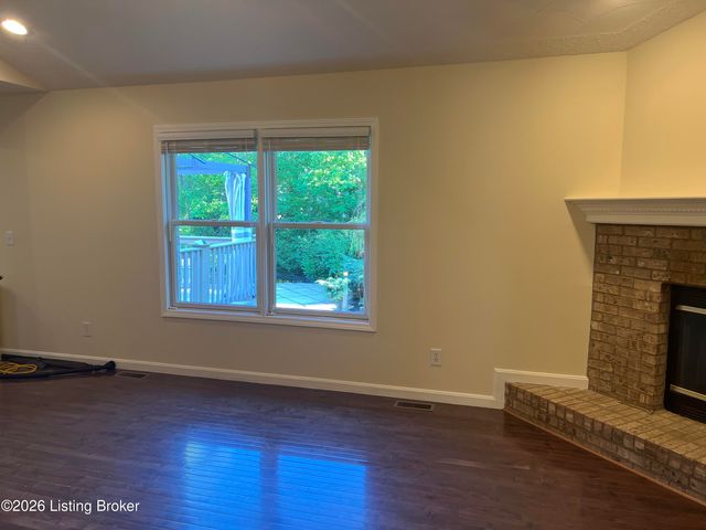 6006 Ledgerock Cove Pl, Louisville, KY 40219