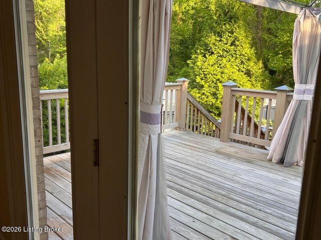 6006 Ledgerock Cove Pl, Louisville, KY 40219