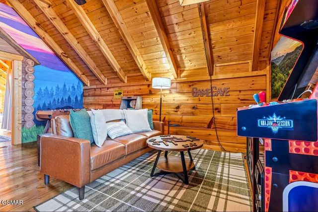 1089 Towering Oaks Drive, Sevierville, TN 37876