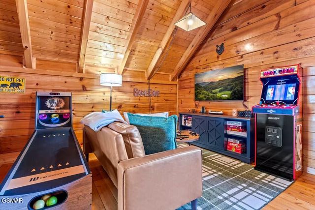 1089 Towering Oaks Drive, Sevierville, TN 37876