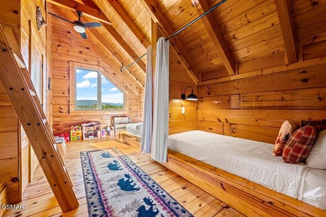 1089 Towering Oaks Drive, Sevierville, TN 37876