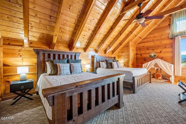 1089 Towering Oaks Drive, Sevierville, TN 37876