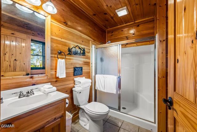 1089 Towering Oaks Drive, Sevierville, TN 37876