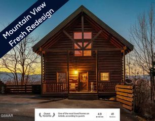 1089 Towering Oaks Drive, Sevierville, TN 37876