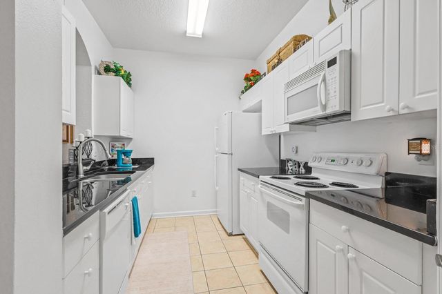 2310 SILVER PALM DRIVE 201, Kissimmee, FL 34747