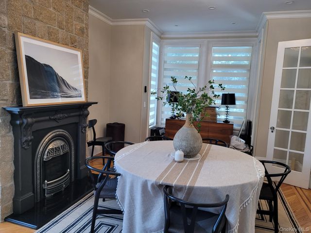 41 Hilton Avenue, Garden City, NY 11530