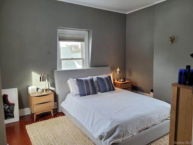 41 Hilton Avenue, Garden City, NY 11530