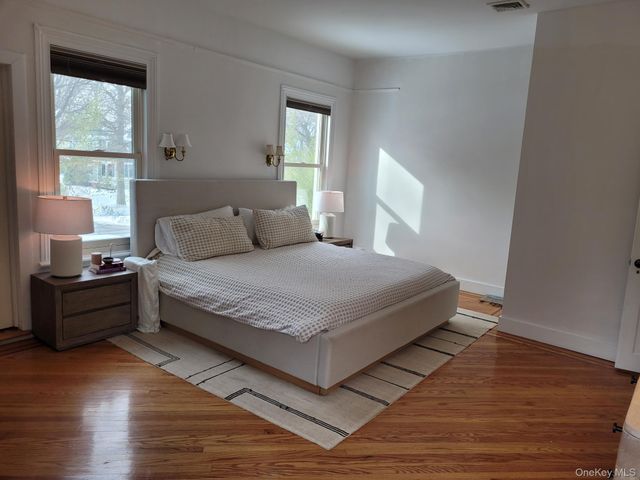 41 Hilton Avenue, Garden City, NY 11530