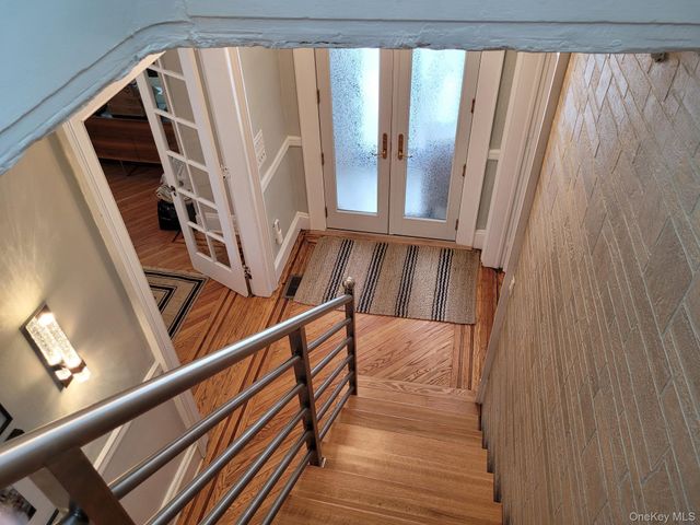 41 Hilton Avenue, Garden City, NY 11530