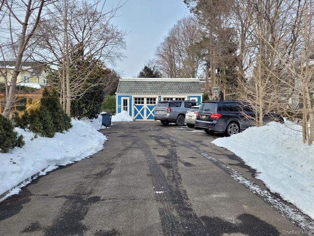 41 Hilton Avenue, Garden City, NY 11530