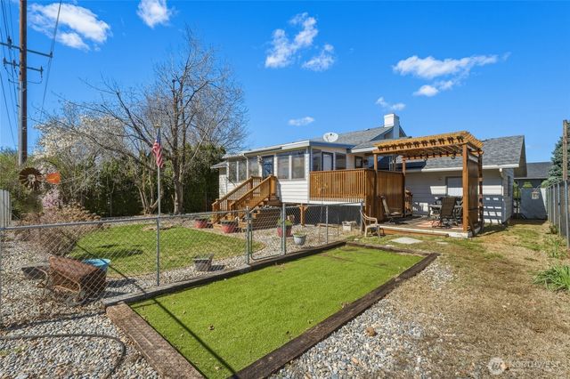 1140 SE Colonial Drive, College Place, WA 99362