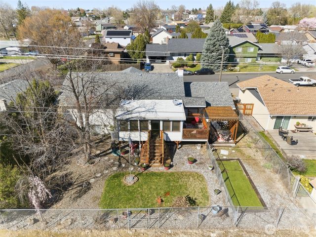 1140 SE Colonial Drive, College Place, WA 99362