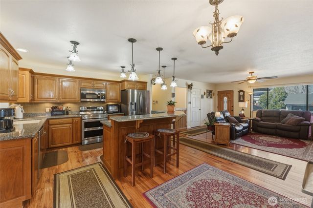 1140 SE Colonial Drive, College Place, WA 99362