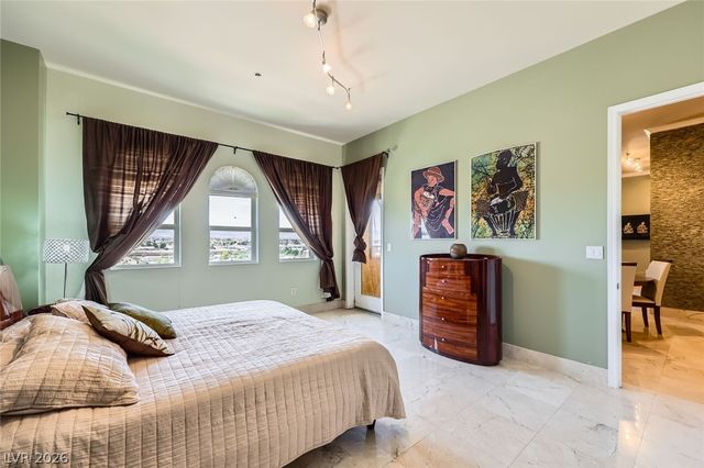 2455 West Serene Avenue 923, Las Vegas, NV 89123