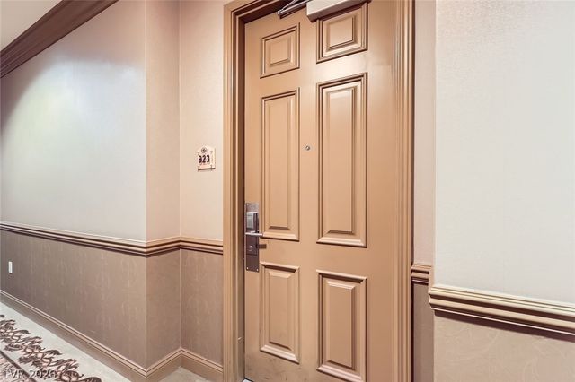 2455 West Serene Avenue 923, Las Vegas, NV 89123