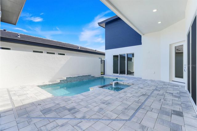 3056 KENSINGTON AVENUE, Davenport, FL 33837