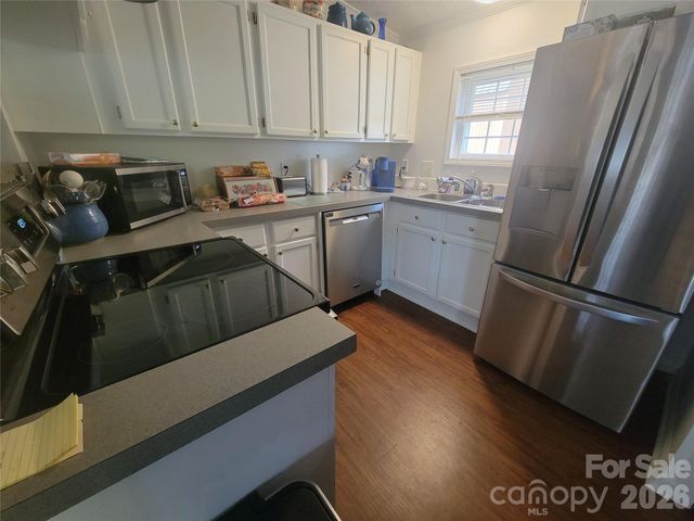 131 Dahlia Lane, Waynesville, NC 28785