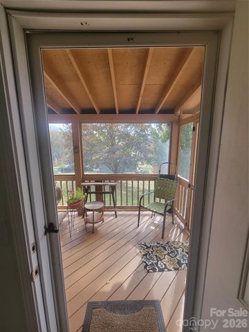 131 Dahlia Lane, Waynesville, NC 28785
