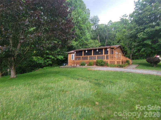 131 Dahlia Lane, Waynesville, NC 28785