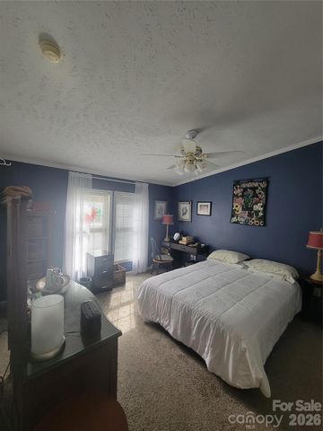 131 Dahlia Lane, Waynesville, NC 28785