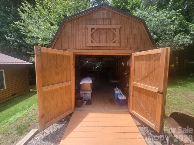 131 Dahlia Lane, Waynesville, NC 28785