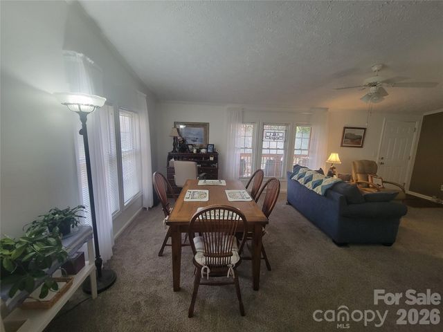 131 Dahlia Lane, Waynesville, NC 28785