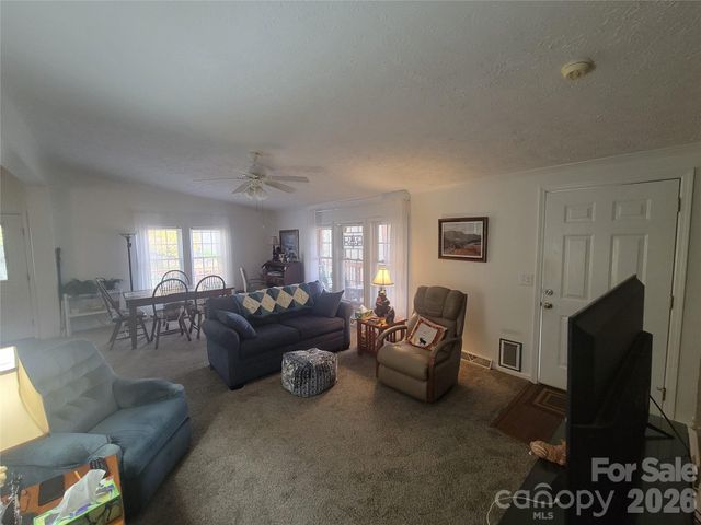 131 Dahlia Lane, Waynesville, NC 28785