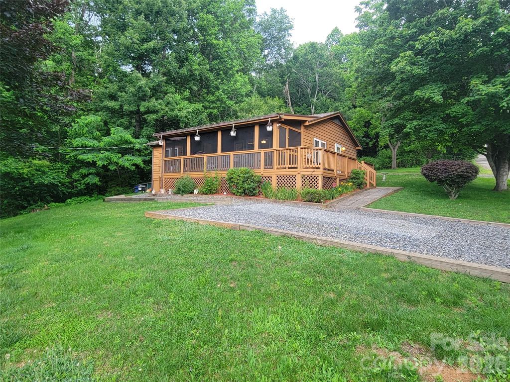 131 Dahlia Lane, Waynesville, NC 28785