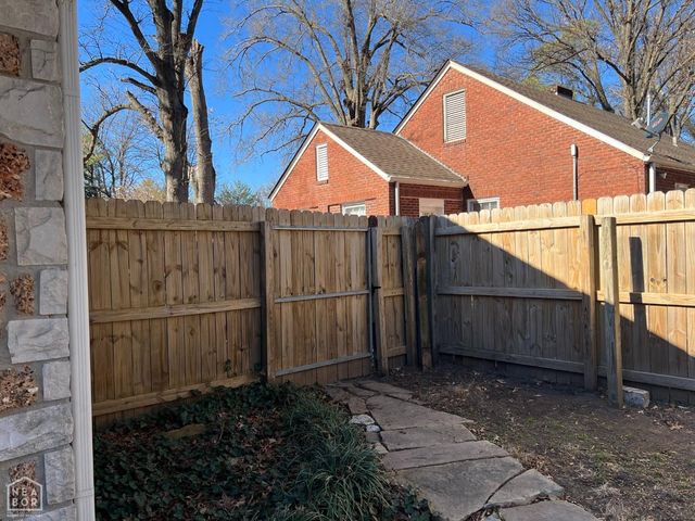 1300 N 6th Street, Blytheville, AR 72315