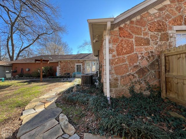 1300 N 6th Street, Blytheville, AR 72315