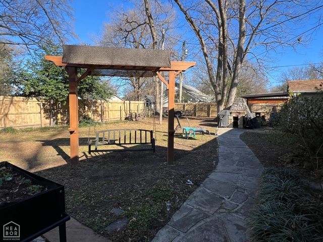 1300 N 6th Street, Blytheville, AR 72315