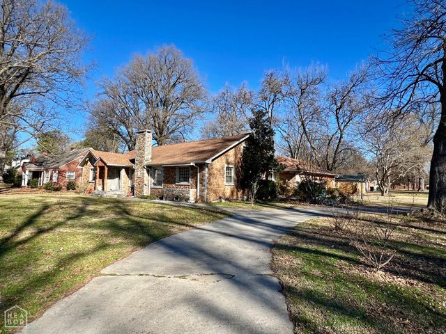 1300 N 6th Street, Blytheville, AR 72315