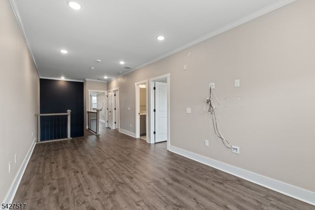 81 Arnold Dr, Wood-ridge Boro, NJ 07075