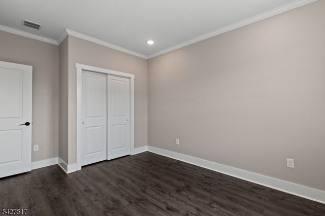 81 Arnold Dr, Wood-ridge Boro, NJ 07075