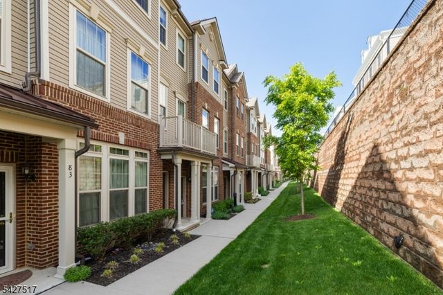 81 Arnold Dr, Wood-ridge Boro, NJ 07075