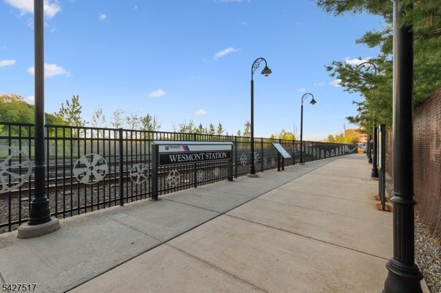 81 Arnold Dr, Wood-ridge Boro, NJ 07075
