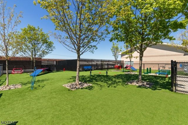81 Arnold Dr, Wood-ridge Boro, NJ 07075
