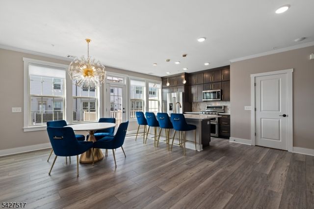81 Arnold Dr, Wood-ridge Boro, NJ 07075