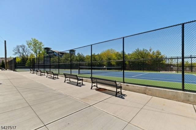 81 Arnold Dr, Wood-ridge Boro, NJ 07075