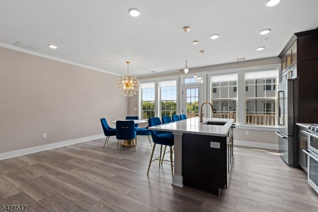 81 Arnold Dr, Wood-ridge Boro, NJ 07075